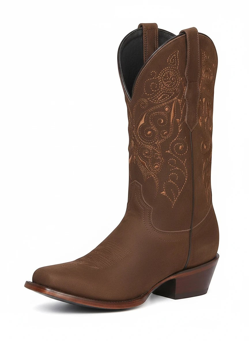Bota vaquera para mujer RAVAC El General en piel bovino nobuck color camel con bordados western en la caña